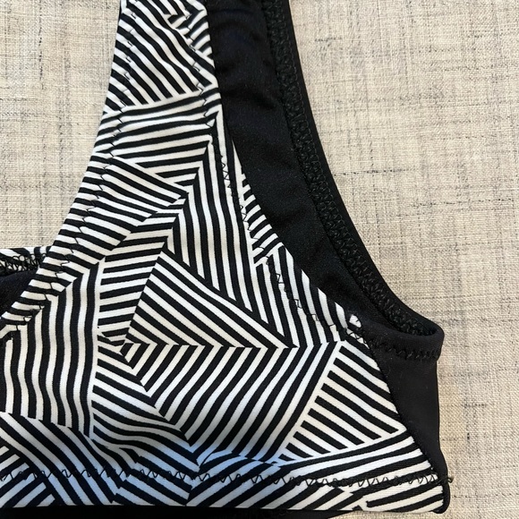 All Sisters eco conscious bikini top, xs - Picture 4 of 5